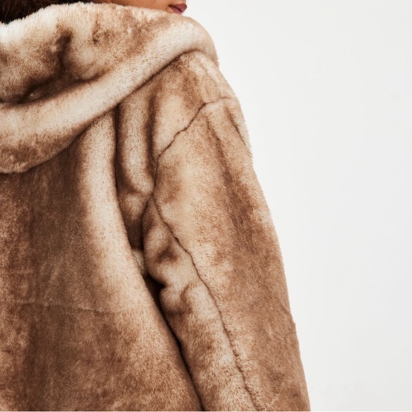 HANNAH HOODED FUR COAT IN BROWN (Soft Faux Fur) Retail at Free People $498 - Picture 3 of 4